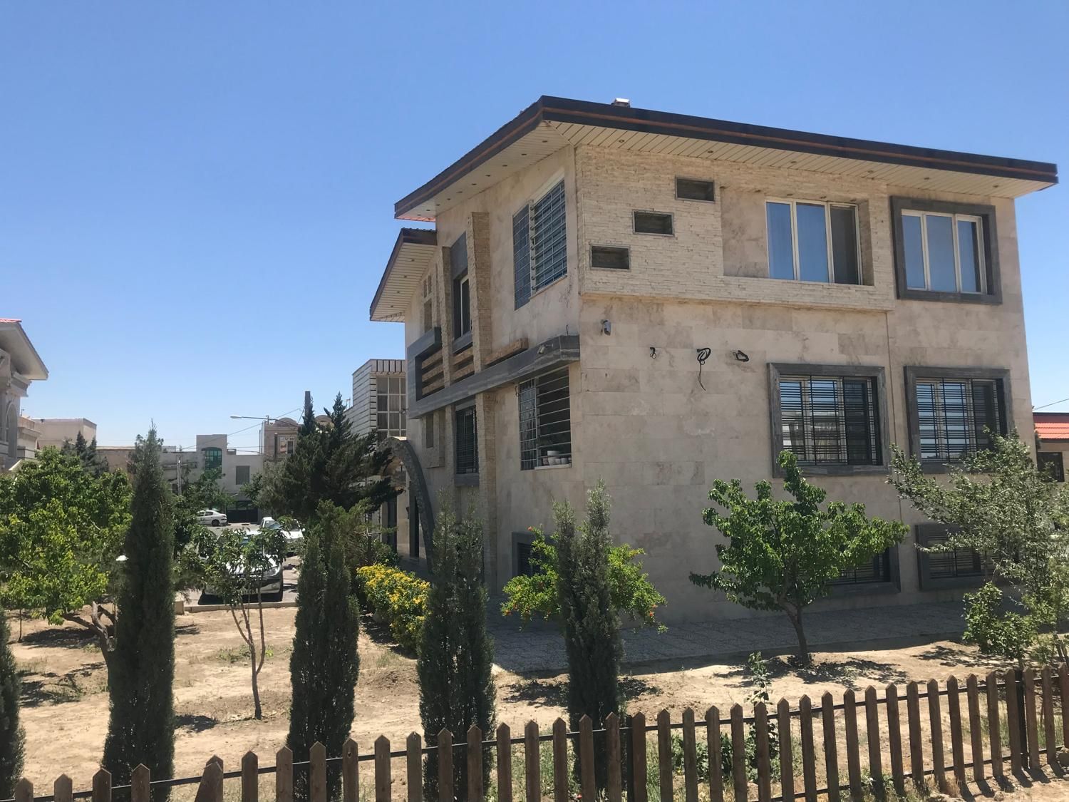 ویلایی فاز 3 سه طبقه مجزا