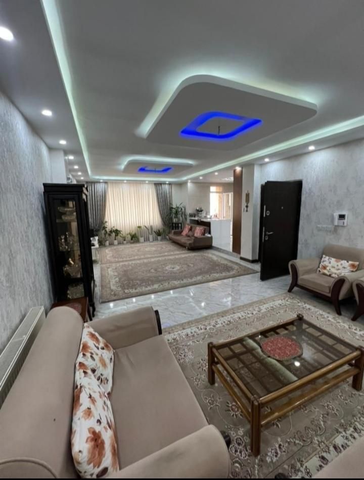 فاز 5 / ویلایی دو طبقه / بازسازی کامل / پارک 5 ماشین