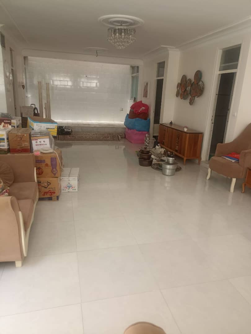 فاز 3 / محله 28 / ویلایی زیر همکف / 120 م / 2 خ  1404/05/01