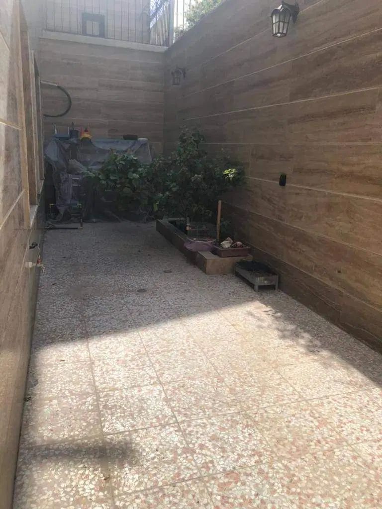 فاز 3 / محله 4 / ویلایی طبقه پایین / 110 م / 2 خ / حیاط پشت نورگیر / تخلیه
