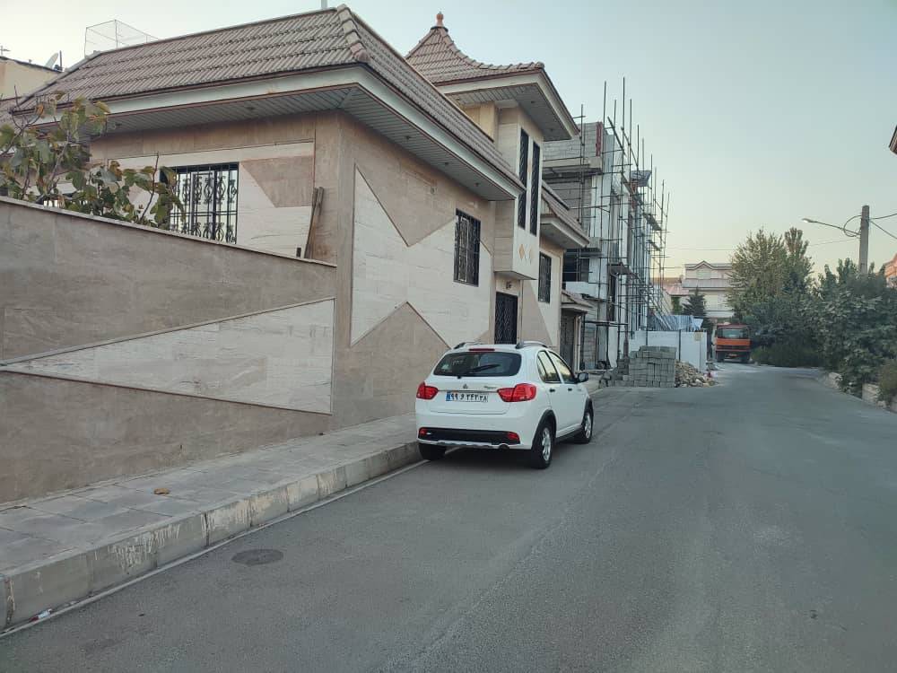 ویلایی دو طبقه کلنگی با بر 26