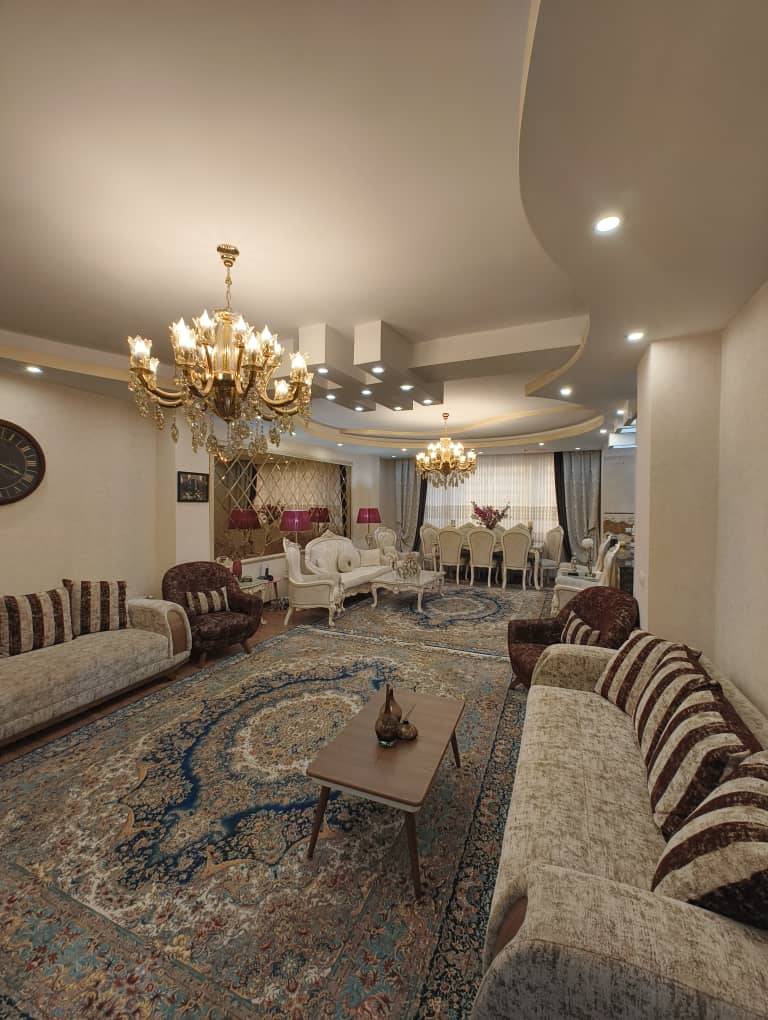 آپارتمان سه طبقه مجزا 125 متری